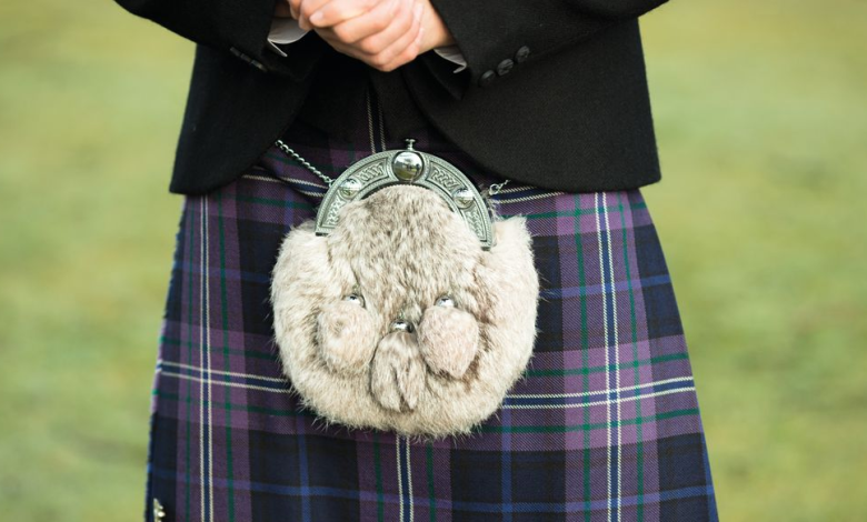 how to wear a women's kilt