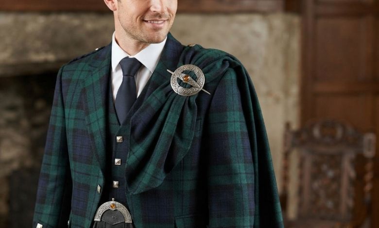How to Wear a Fly Plaid Brooch Correctly